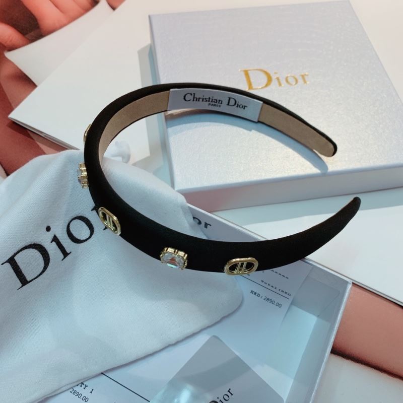 CHRISTIAN DIOR